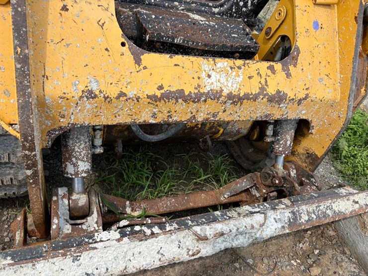 2014-caterpillar-259d-image-5