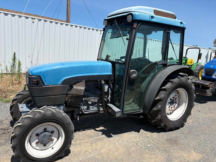 new-holland-tn65-image-1