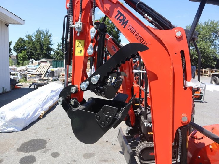 tpm-20kh-mini-excavator-image-8