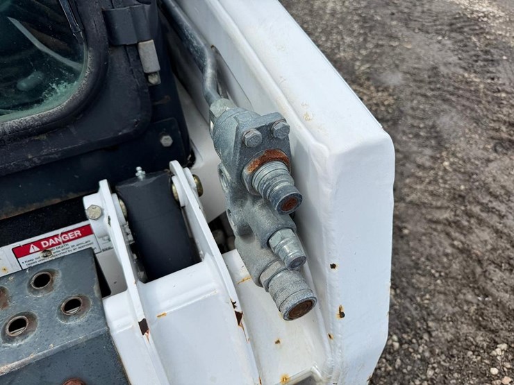 bobcat-t110-image-12