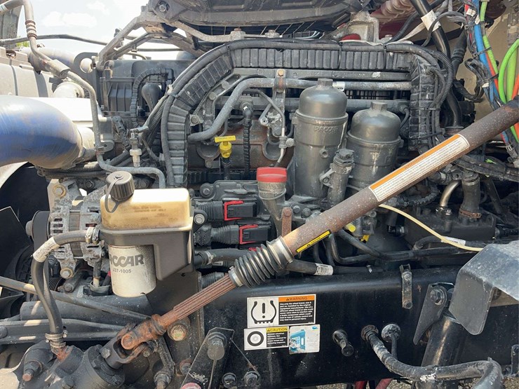2022-kenworth-t680-image-39