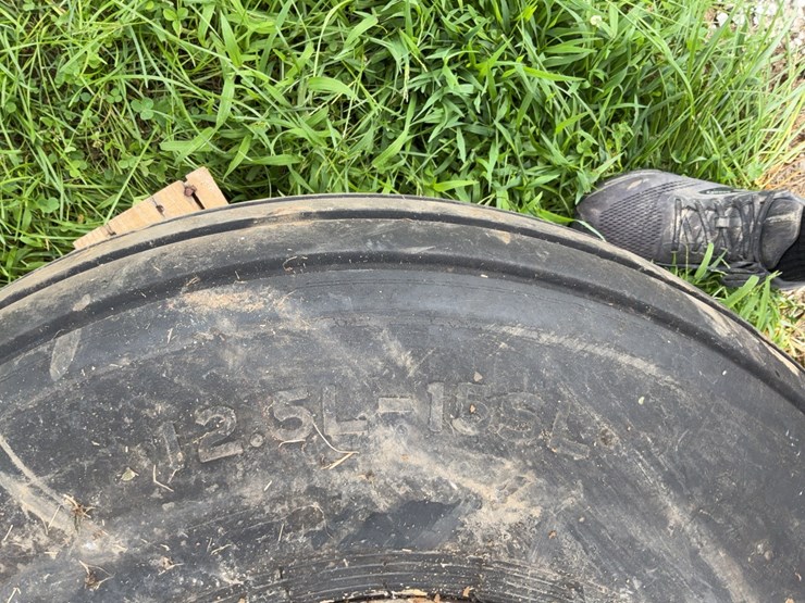 pair-of-implement-tires.-#269-image-2