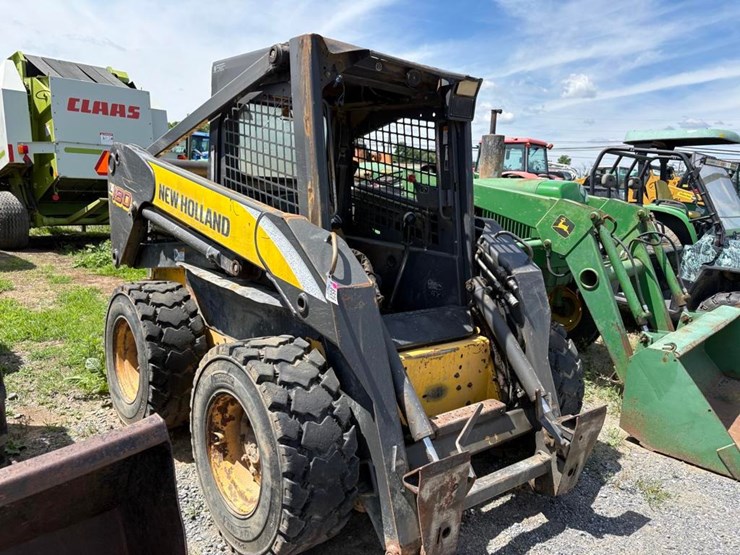 2006-new-holland-l180-image-1