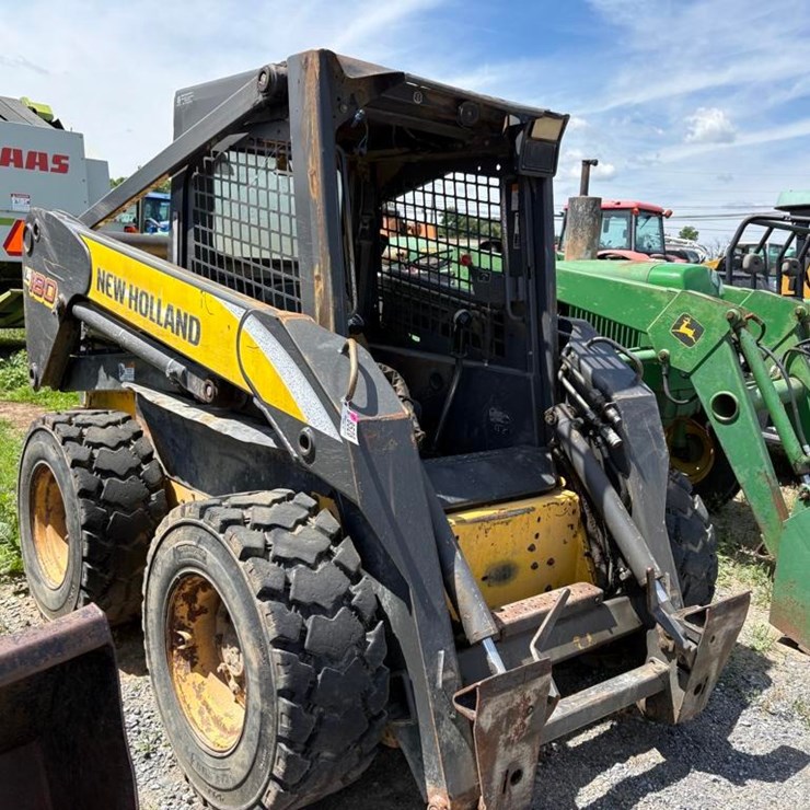 2006 NEW HOLLAND L180