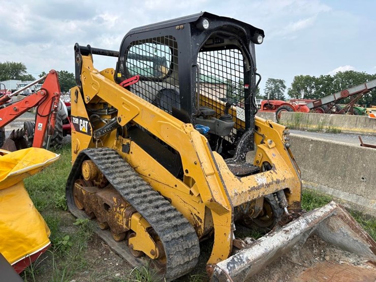2014-caterpillar-259d-image-1