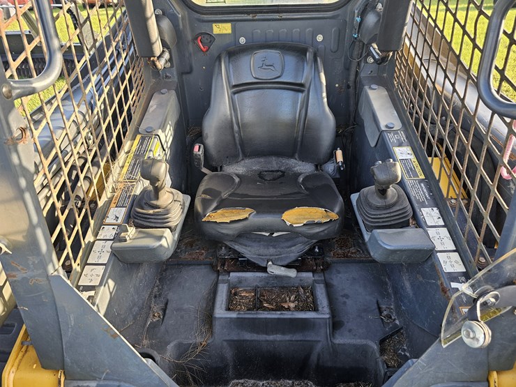 2018-deere-325g-image-11