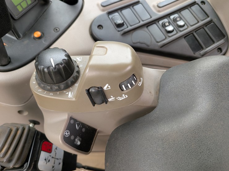 2014-case-ih-maxxum-125-image-80