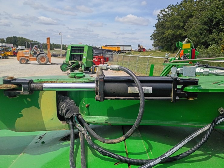 john-deere-630-image-17