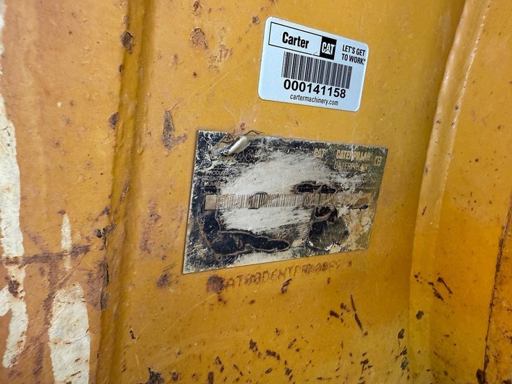 2013-caterpillar-d6n-lgp-image-26