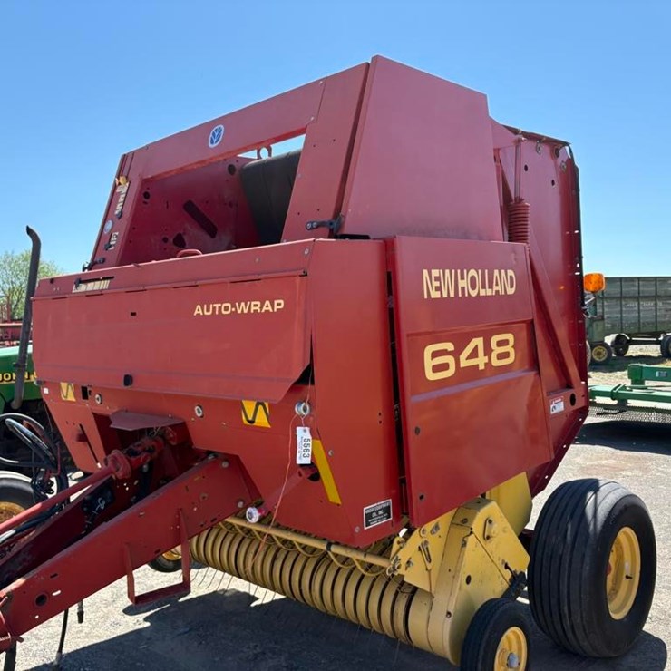 NEW HOLLAND 648