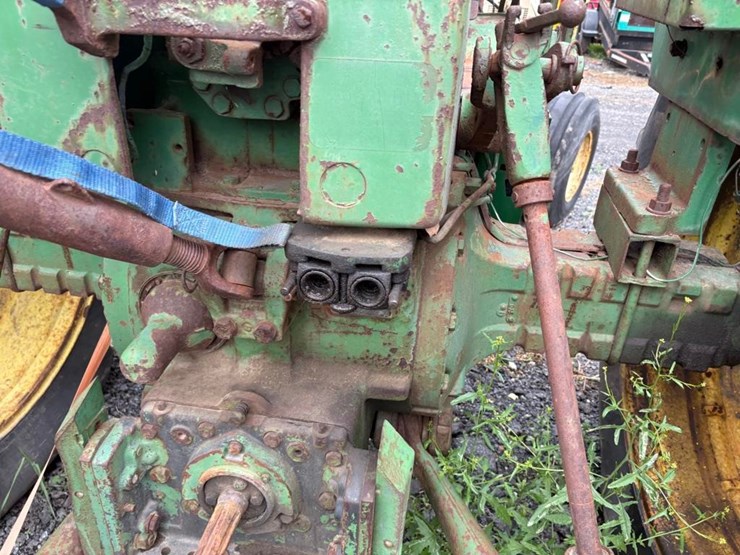 john-deere-4010-image-10