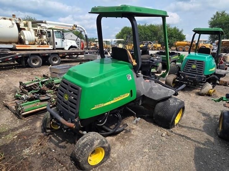 john-deere-3225c-image-4