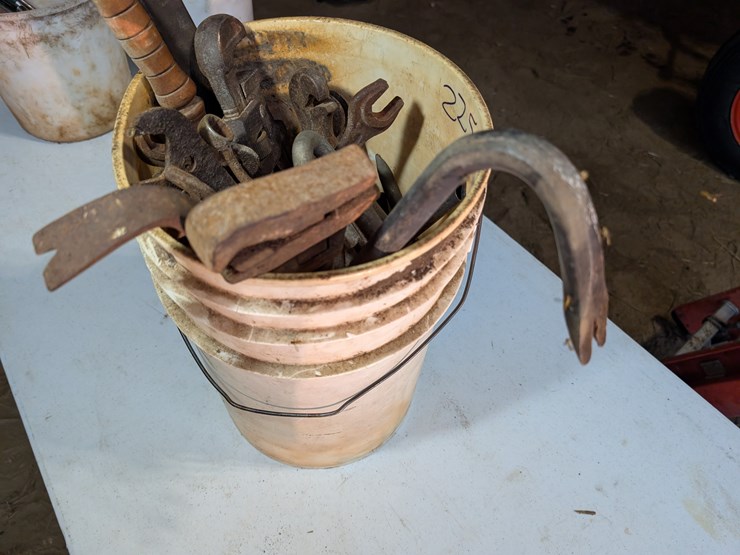 bucket-of-misc.-tools.-#225-image-2