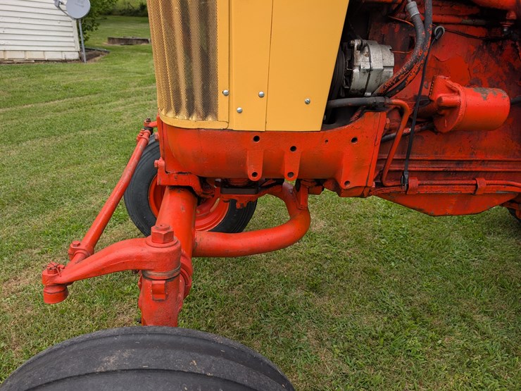 case-730-tractor-image-15