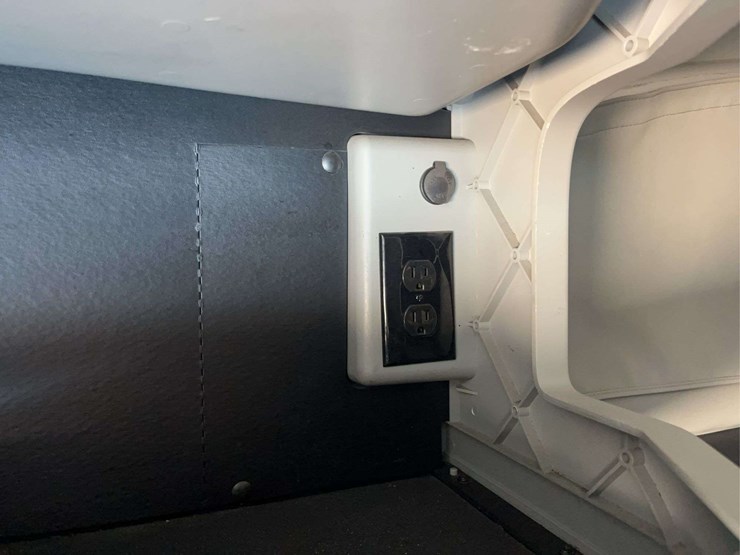 2022-kenworth-t680-image-23