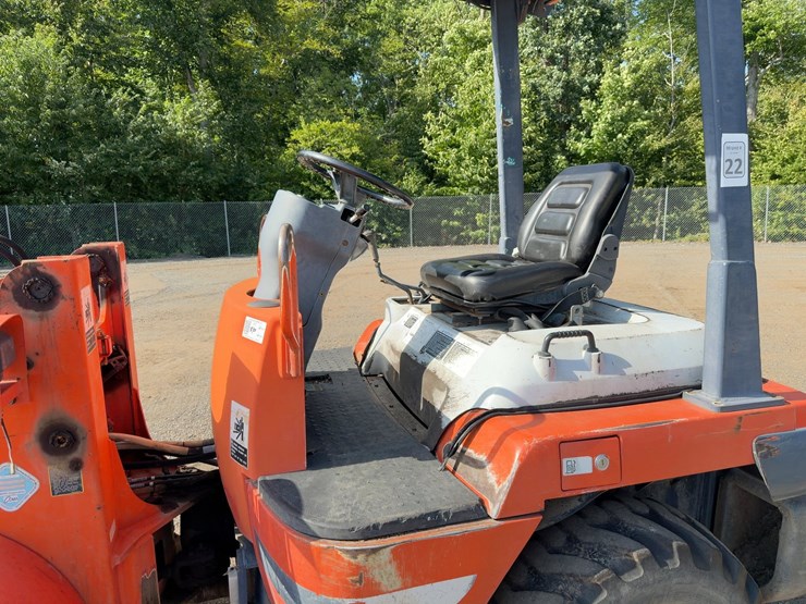 2001-kubota-r420-image-19