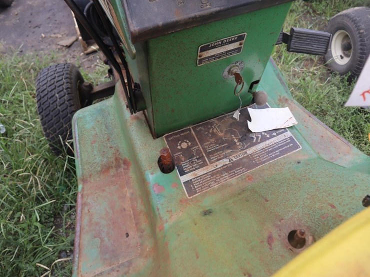 john-deere-300-image-16