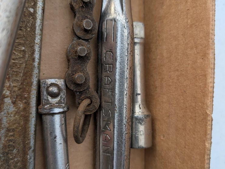 misc.-tools,-ratchets,-extensions-and-tape-measure.-#201-image-8