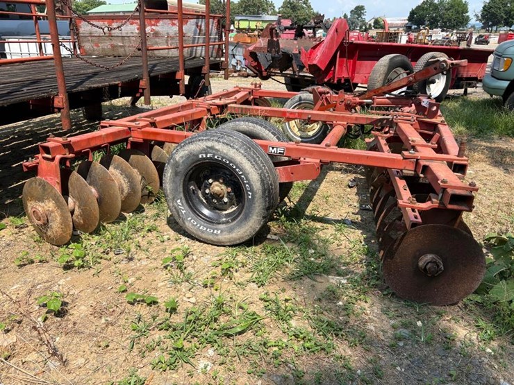 massey-ferguson-520-image-3