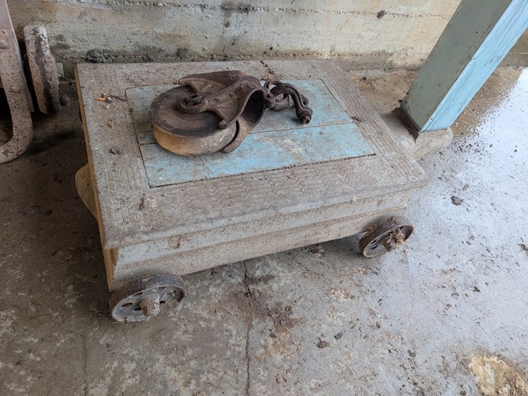 vintage-scales,-hand-cart-&-wooden-pulley.-#254-image-6