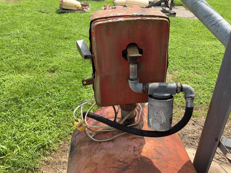 fuel-tank-on-skids-with-pump.-#259-image-4