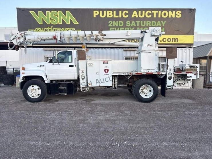 2002-chevrolet-c7500-kodiak-digger-derrick-image-1