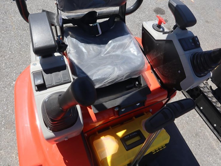 tpm-20kh-mini-excavator-image-9