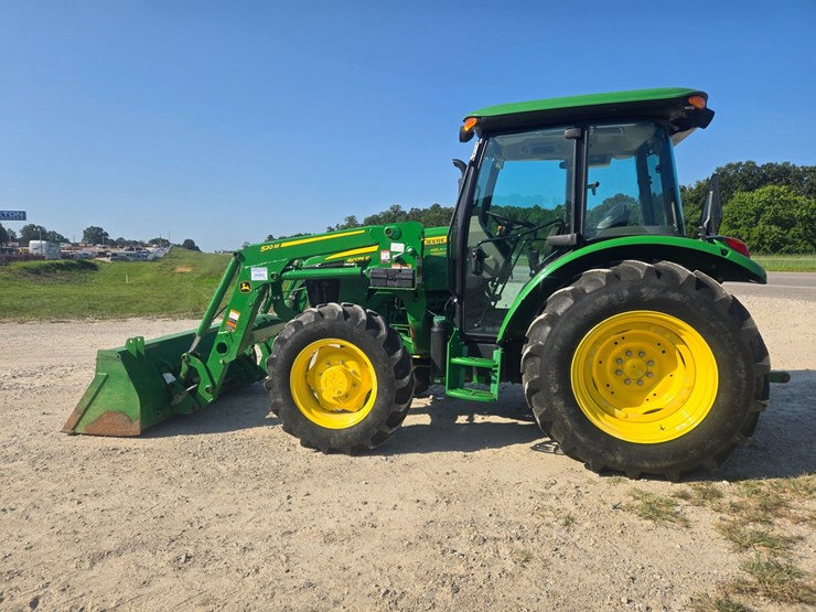 2024-john-deere-5075e-image-7