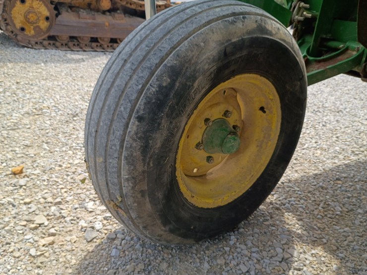 john-deere-630-image-26