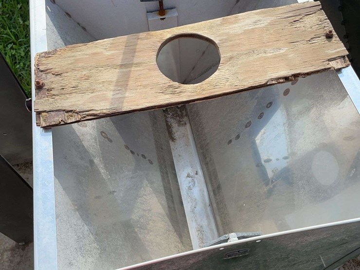 3-wet/dry-hog-feeders-image-6