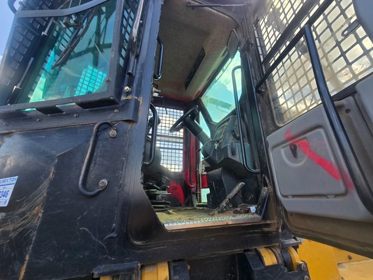 2015-caterpillar-525d-image-26