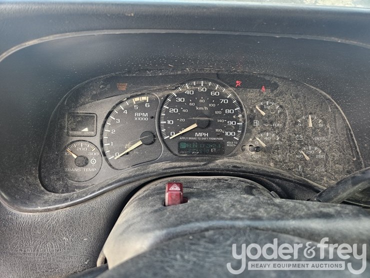 2002-gmc-sierra-3500-image-32