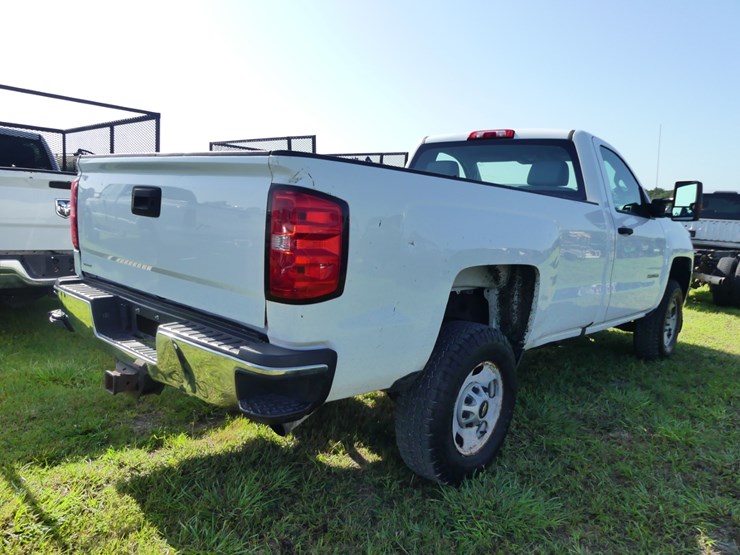 2017-chevrolet-2500hd-image-3