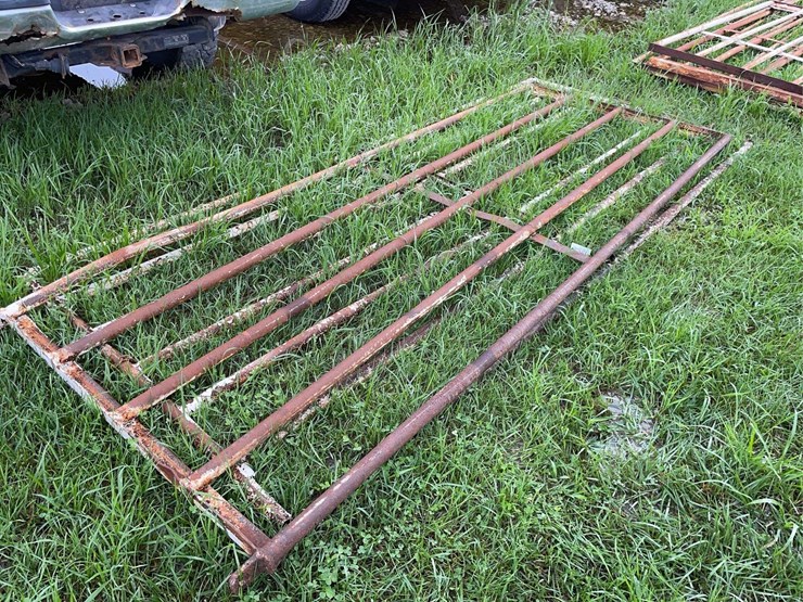 2--10ft-steel-cattle-gates-with-hinges-image-1