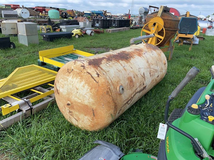 approx-250-gallon-propane-tank-image-3