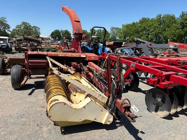 new-holland-782-image-1