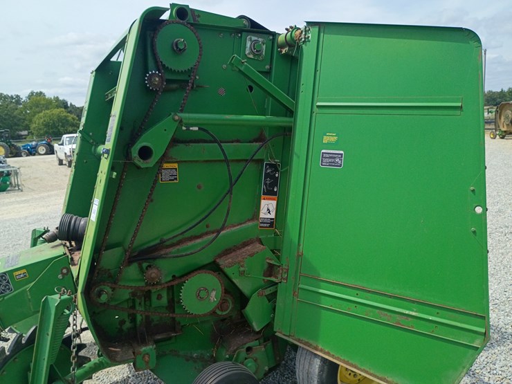 john-deere-335-image-22