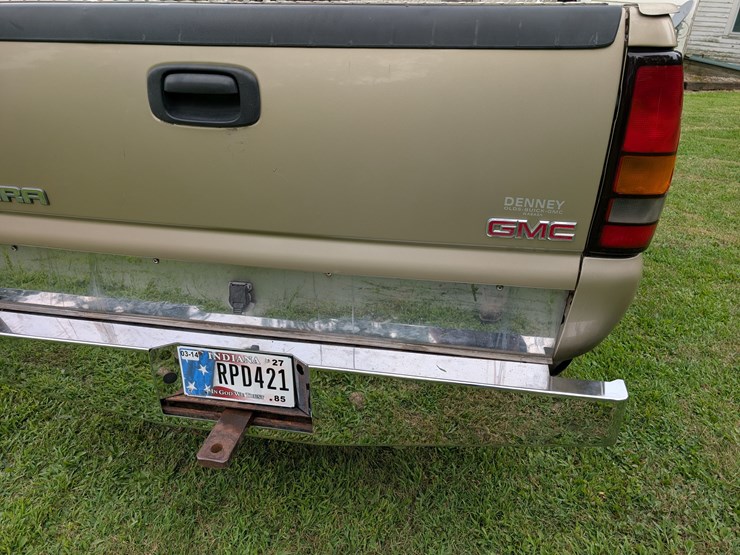 2004-gmc-3500-image-52