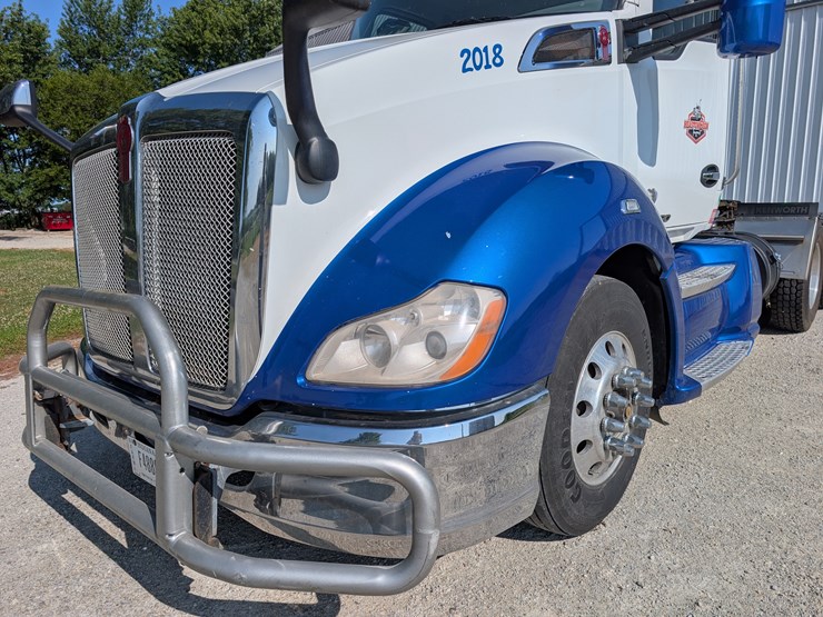 2018-kenworth-t680-image-10