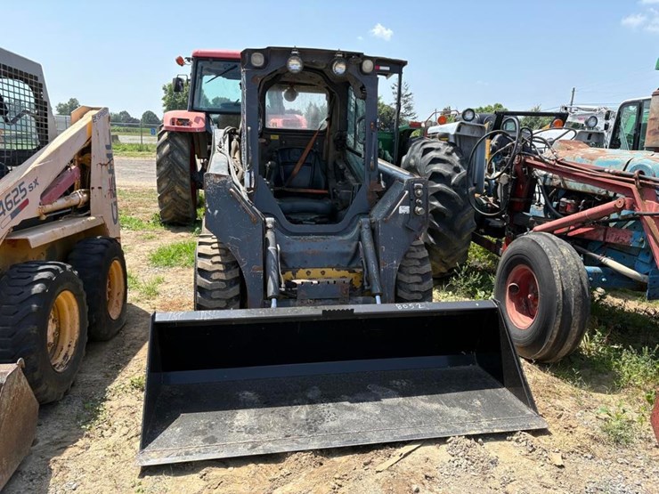 2018-deere-320g-image-3