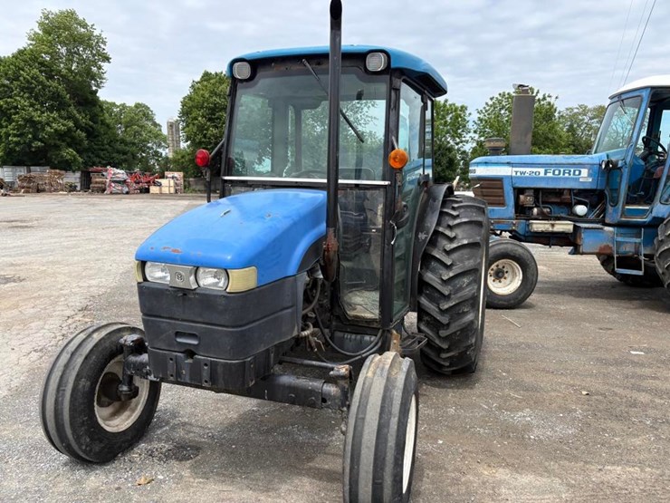 new-holland-tn75-image-3
