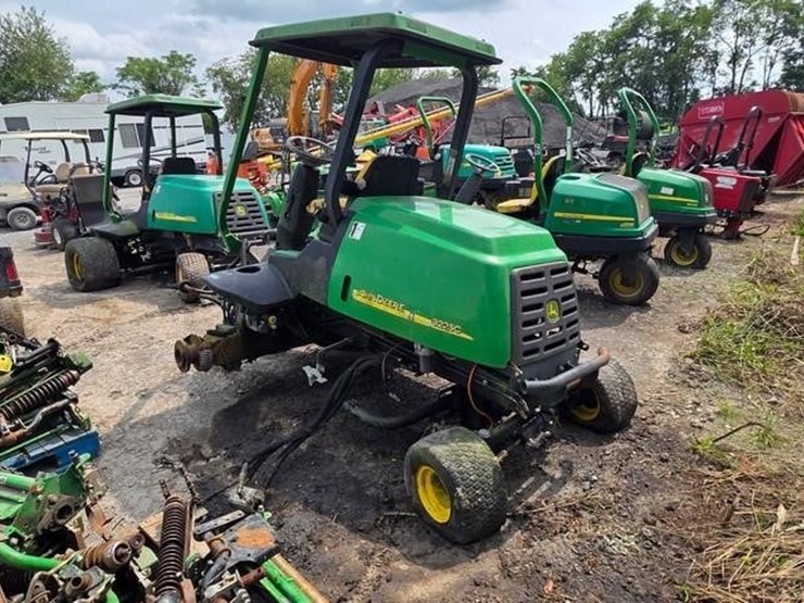 john-deere-3225c-image-3
