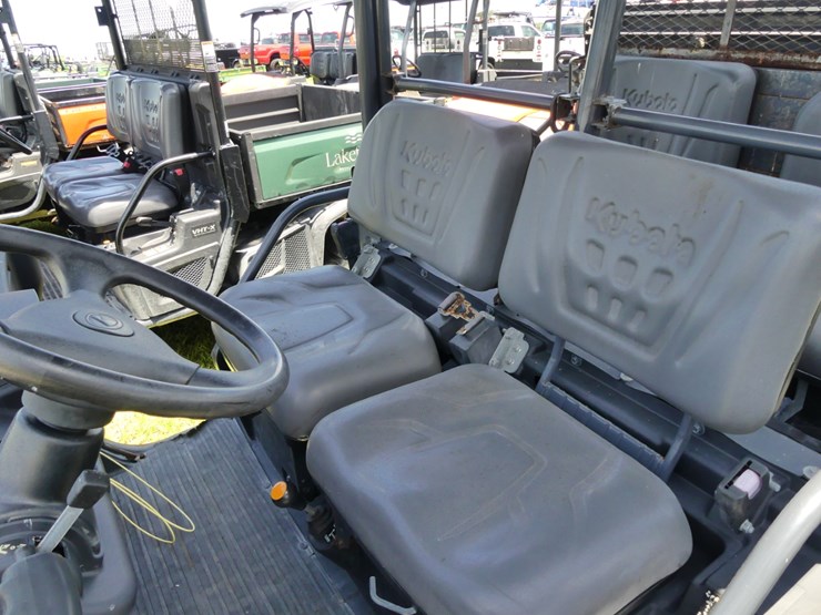 2009-kubota-rtvx1140-image-10