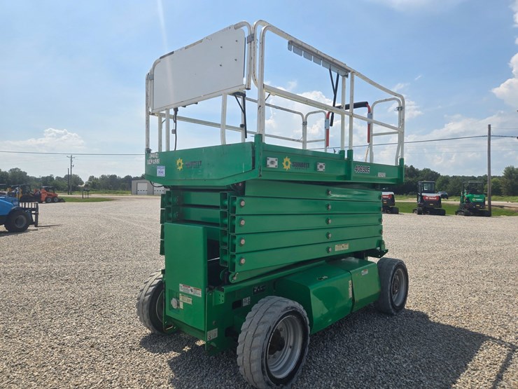2015-jlg-4069le-image-9