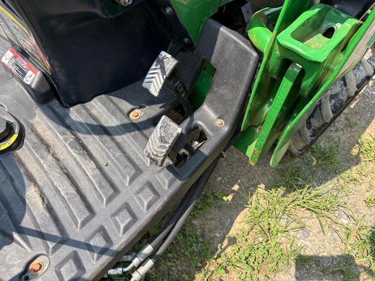 john-deere-2305-image-20