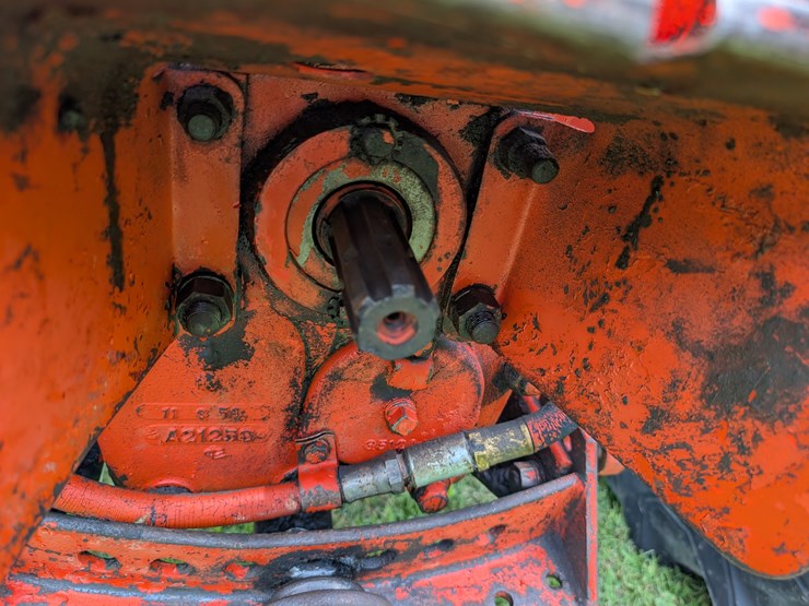 case-730-tractor-image-33