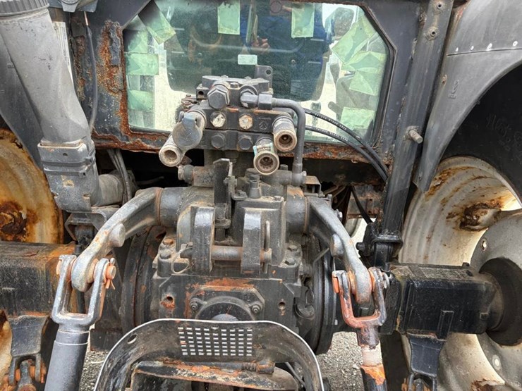new-holland-tn75-image-9