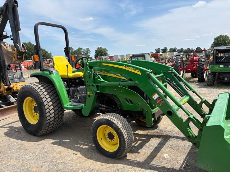 john-deere-4120-image-10
