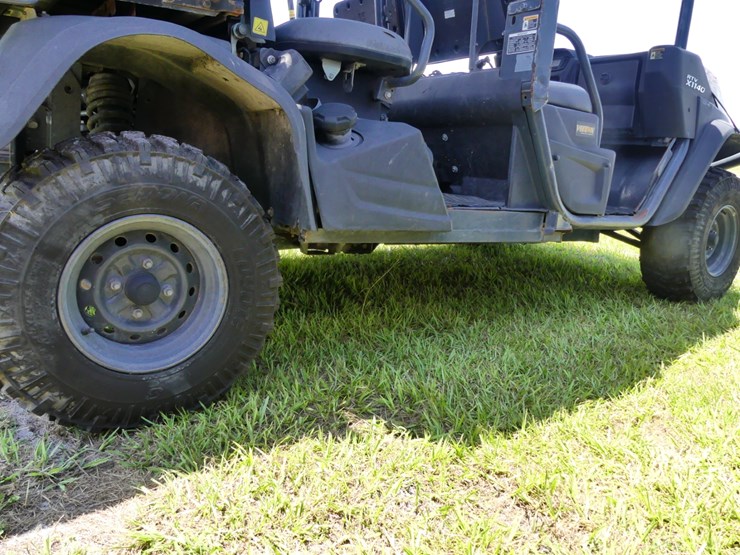 2009-kubota-rtvx1140-image-5