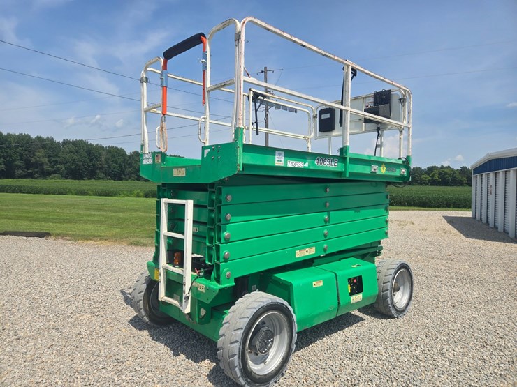 2015-jlg-4069le-image-2